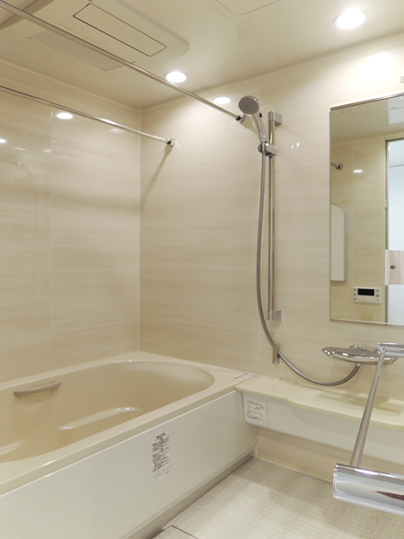 リビングを可動式の間仕切りで明るく広い空間に リビングを可動式の間仕切りで明るく広い空間に